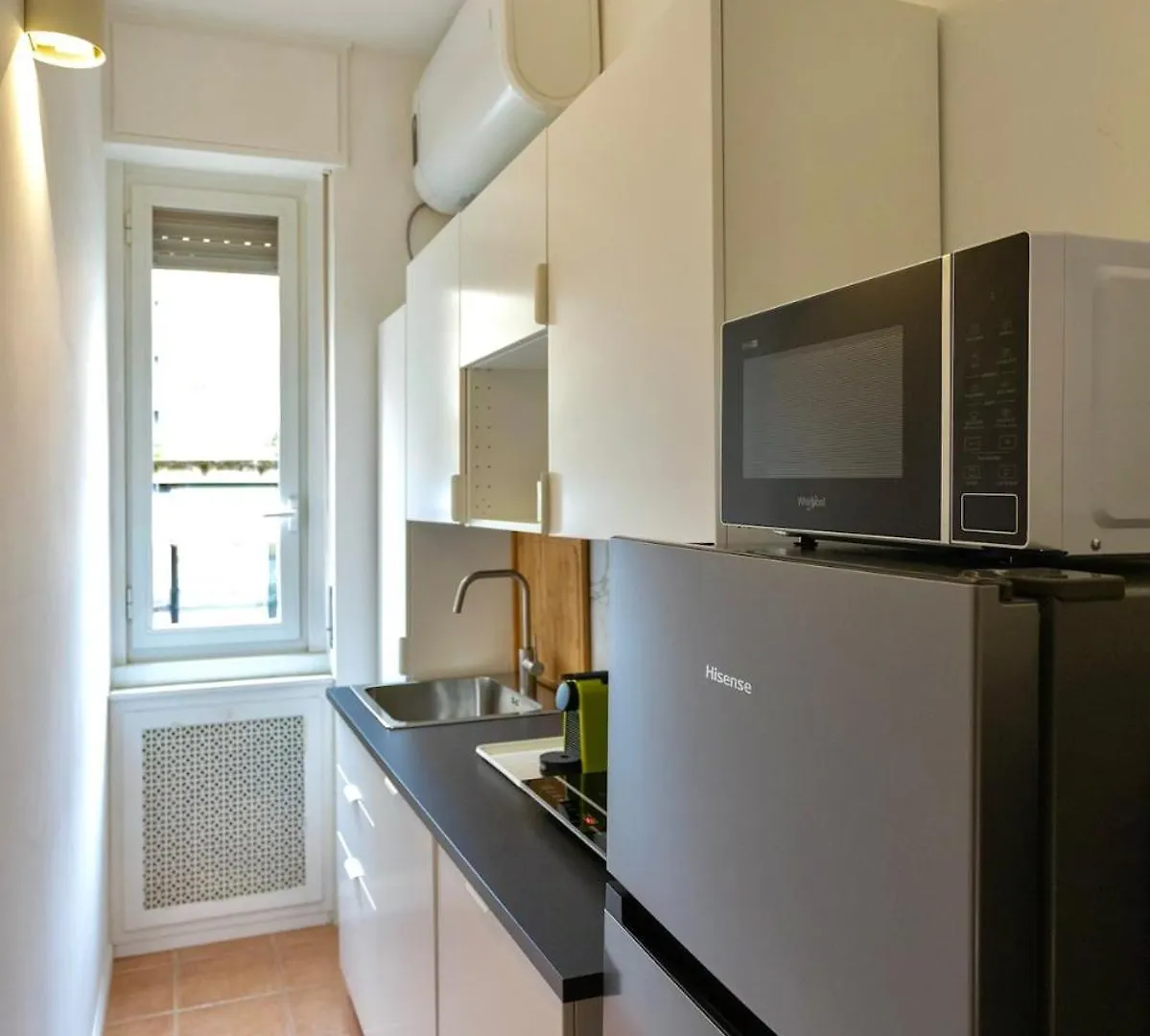 Cozy One-Bedroom Apartment In Milan Italy